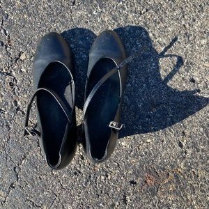 Capezio character shoes